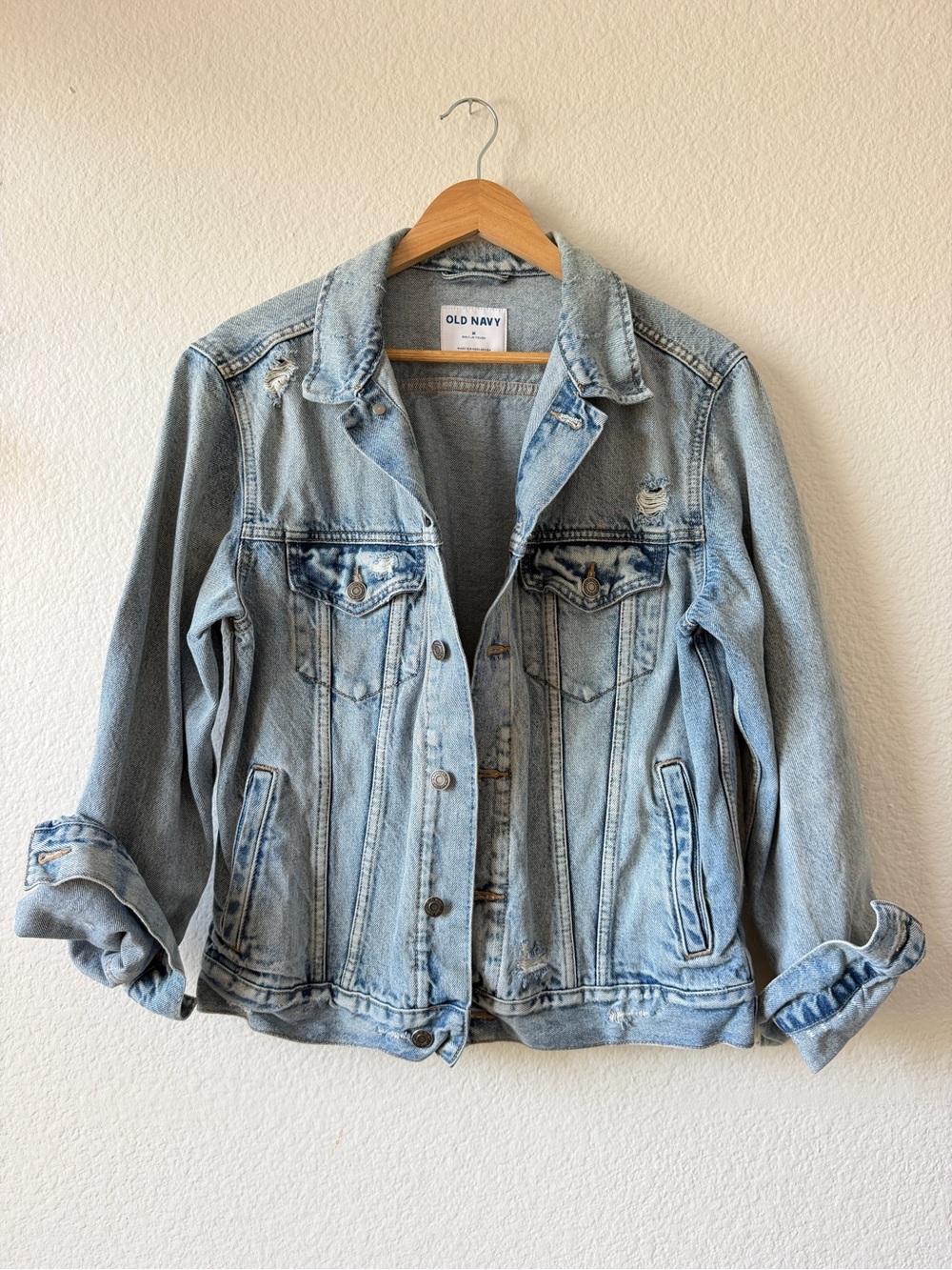 Old Navy Distressed Denim Jacket | Light Wash | Women’s Medium